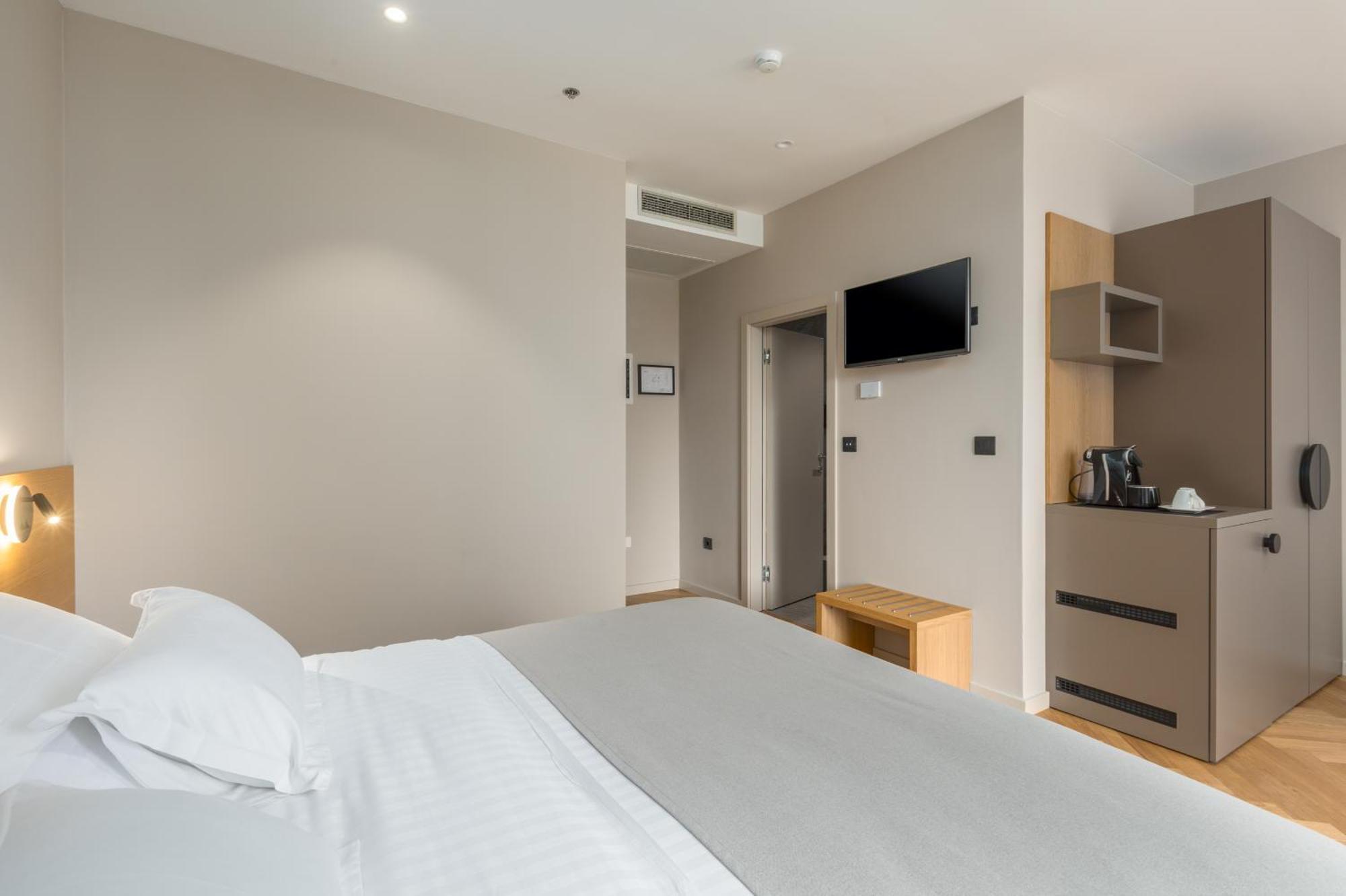 Hotel Squero Ровинь Экстерьер фото