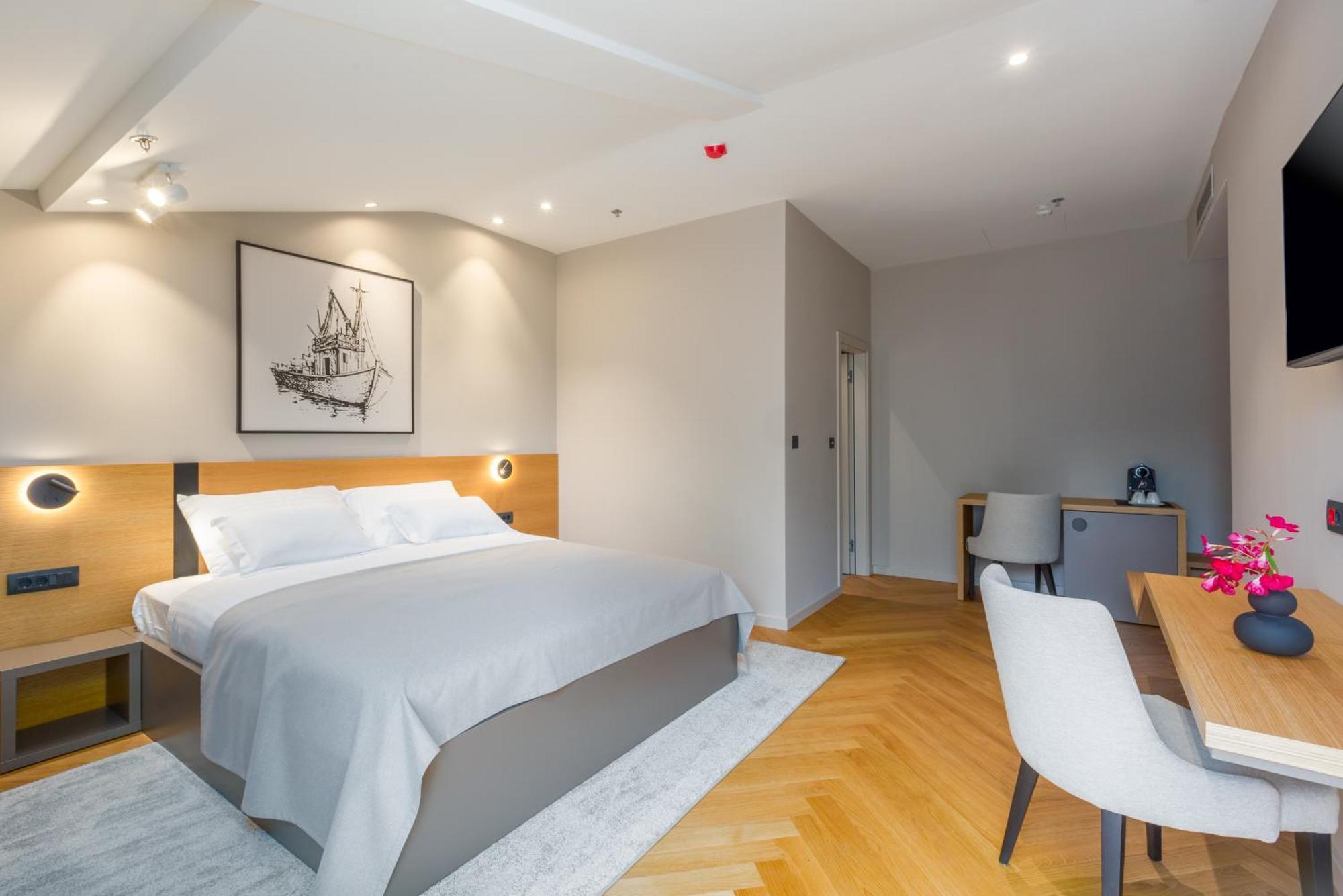 Hotel Squero Ровинь Экстерьер фото