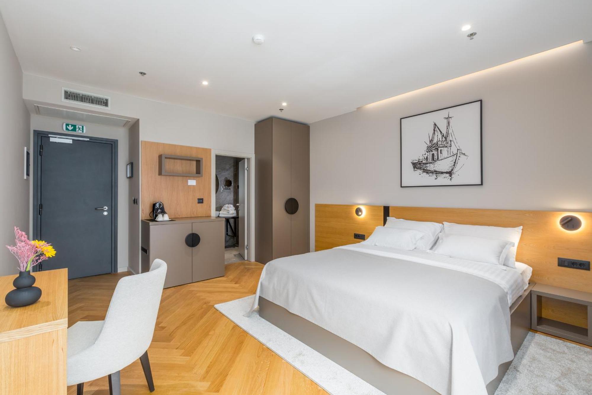 Hotel Squero Ровинь Экстерьер фото